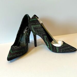 Charles by Charles David Embroidered Multi Color Pumps Shoes size 6